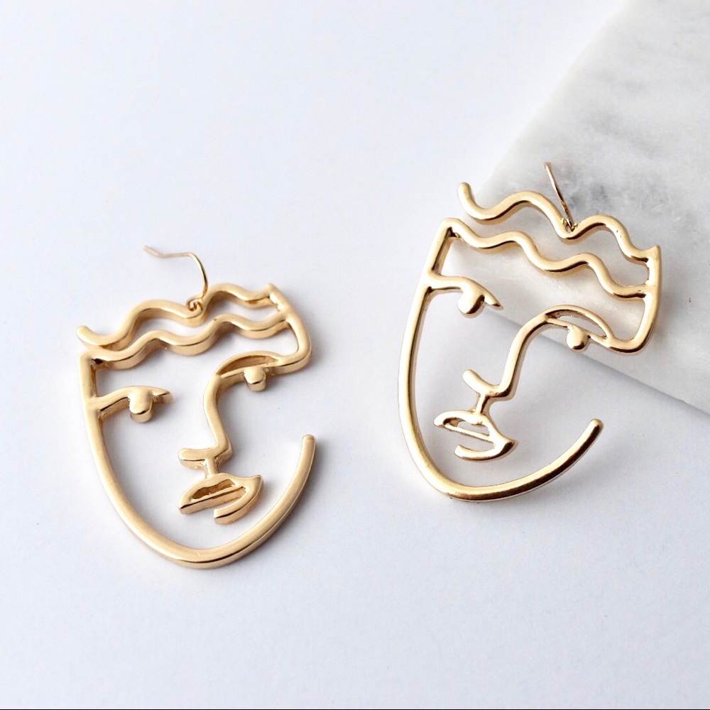 Wavy Man Gold Earrings